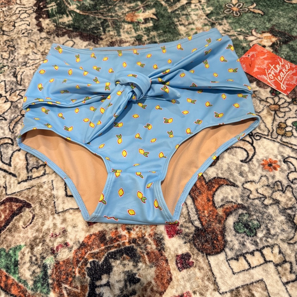 Women’s Kortni Jeane tie up front bottoms, lemon print size xs nwt